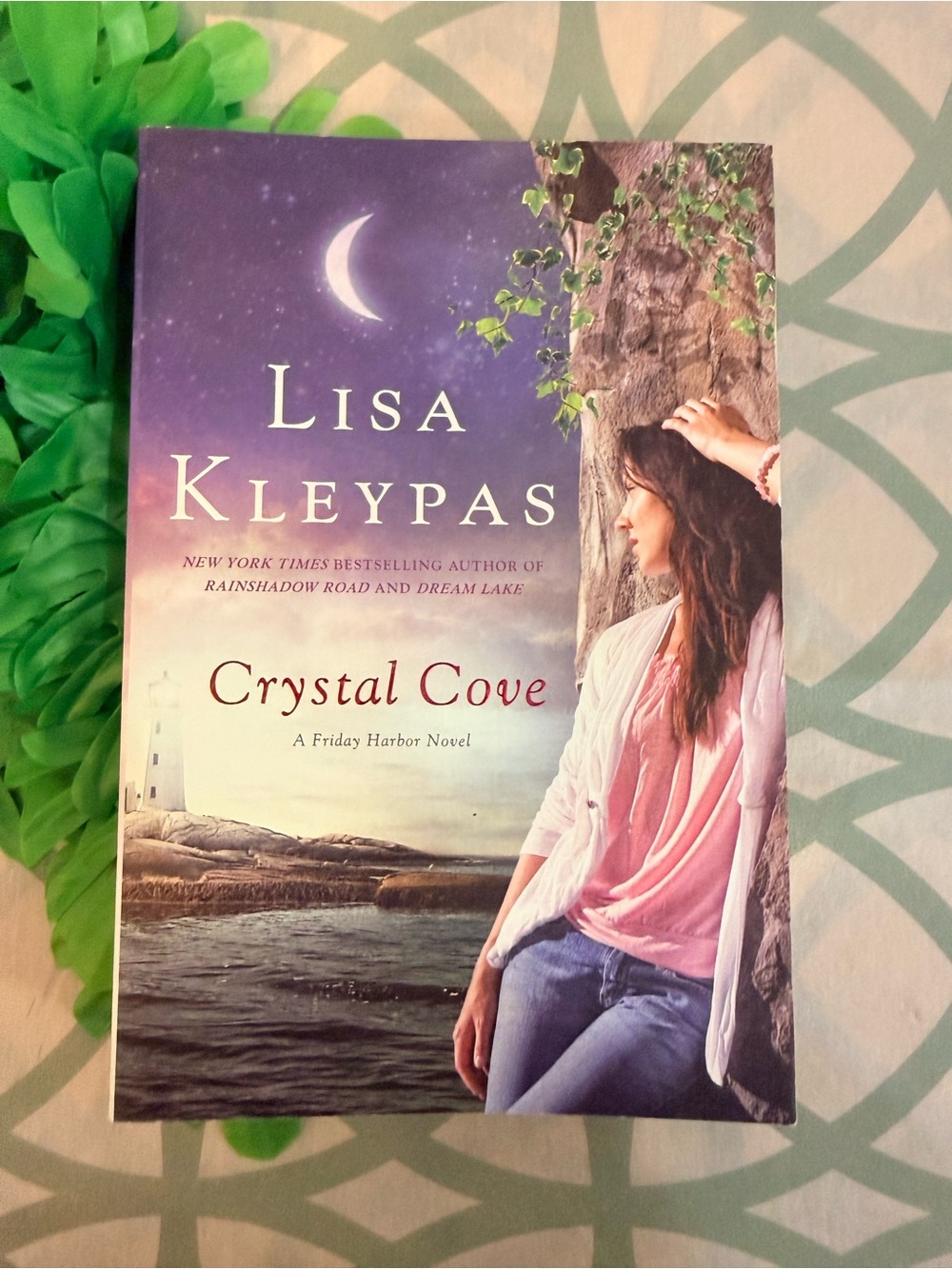 10/$25 • Crystal Cove by Lisa Kleypas  Friday Harbor Series